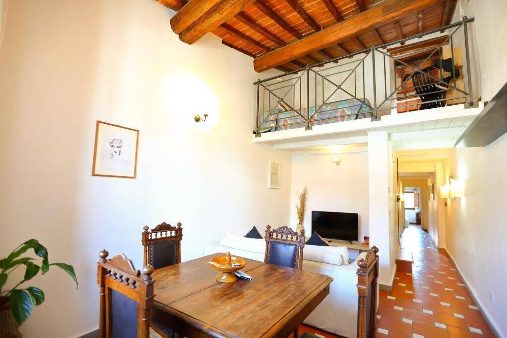 Santa Maria Novella Station Florentine Apartment Florencia Exterior foto