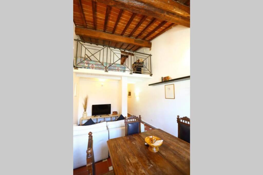 Santa Maria Novella Station Florentine Apartment Florencia Exterior foto